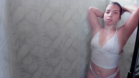 Mia online show from 10.04.25