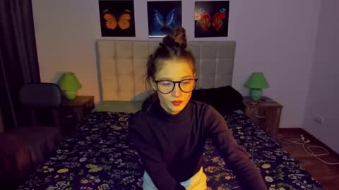 Mia online show from 01.04.25