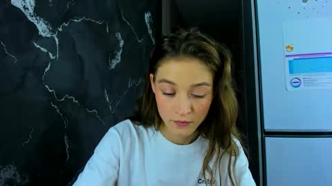 Mia online show from 10.21.25