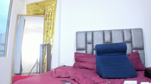 Mia Milf online show from 01.11.26