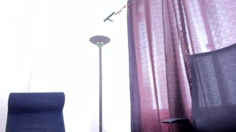 Snapshot of miarobertsmilf chatting on 05.29.26 Mia Milf online show from 05.29.26