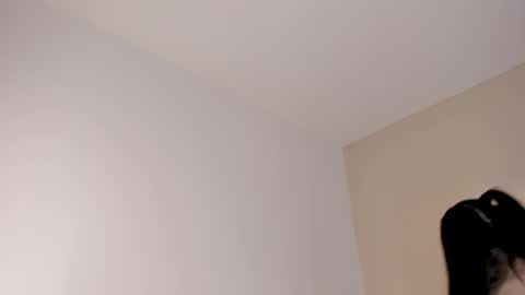 Snapshot of miaroberttss chatting on 05.25.26 Mia online show from 05.25.26