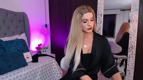 Snapshot of miaromanove_ss chatting on 12.27.24 Mia Romanove online show from 12.27.24
