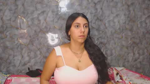 Snapshot of miarouse1531 chatting on 12.22.25 miarouse1531 online show from 12.22.25