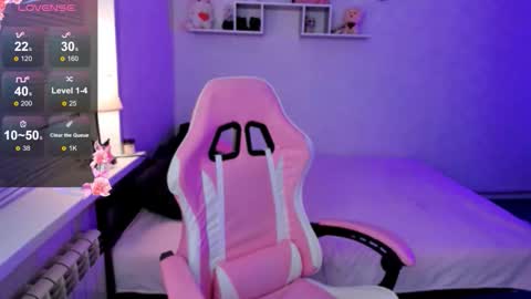 Mia  online show from 10.22.25