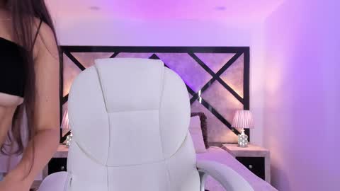 Mia online show from 12.09.24