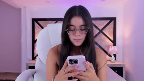 Mia online show from 12.16.24