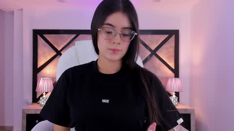 Mia online show from 12.17.24