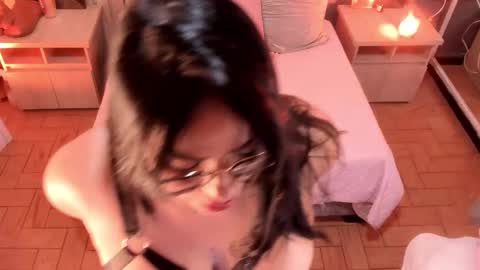 Mia online show from 03.05.25