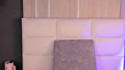 Snapshot of miasphencer chatting on 04.23.26 Mia online show from 04.23.26