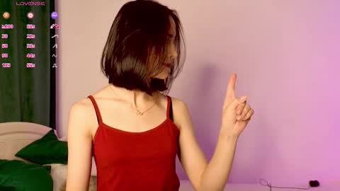 Mia online show from 11.28.25