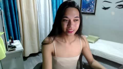 Snapshot of miatrixs chatting on 12.29.24 Mia online show from 12.29.24