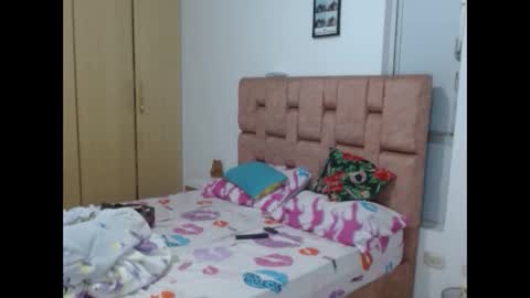 MIA VANESSA online show from 01.08.26