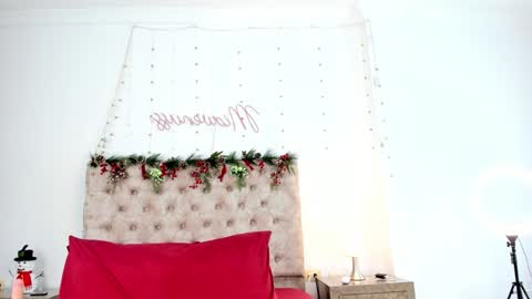 Snapshot of miavenuss_1 chatting on 12.28.24 Miavenuss 1 online show from 12.28.24