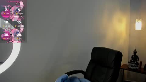 Mia Villalobos online show from 10.02.25