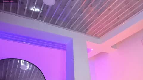 Mia Villalobos online show from 05.27.26
