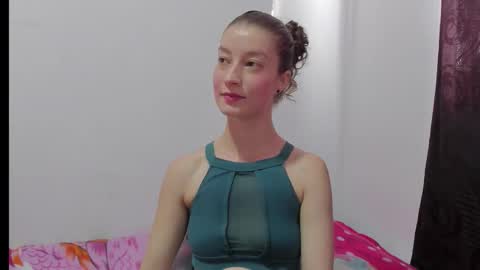 Snapshot of miavolkova_ chatting on 10.27.25 Chloe online show from 10.27.25