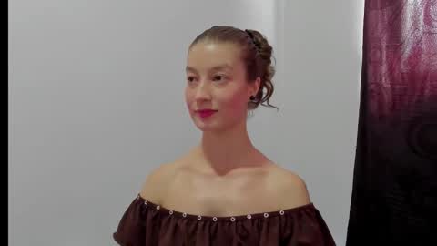 Snapshot of miavolkova_ chatting on 11.06.25 Chloe online show from 11.06.25