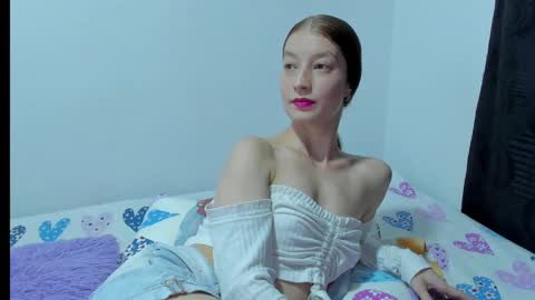 Snapshot of miavolkova_ chatting on 01.12.26 Chloe online show from 01.12.26