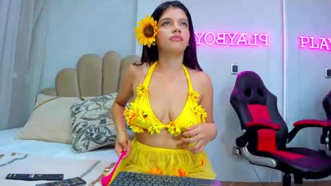 Snapshot of miawalkers chatting on 02.18.25 miawalkers online show from 02.18.25