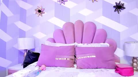 Snapshot of miawalkers chatting on 03.06.25 miawalkers online show from 03.06.25