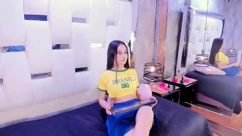 Snapshot of miawatson1 chatting on 11.03.25 Mia Watson online show from 11.03.25