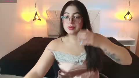 Snapshot of miawils_ chatting on 06.24.26 M I A W I L S online show from 06.24.26