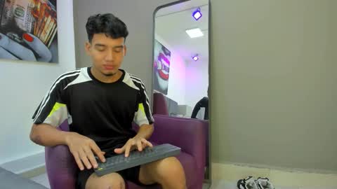 Michael Ross online show from 01.07.26