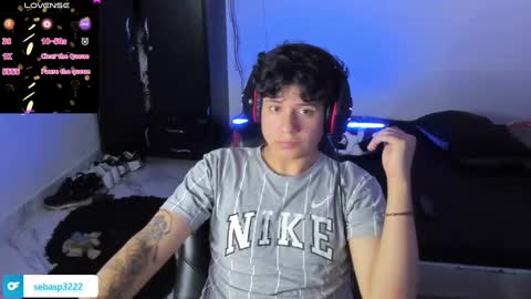 michael independent model  online show from 01.16.25