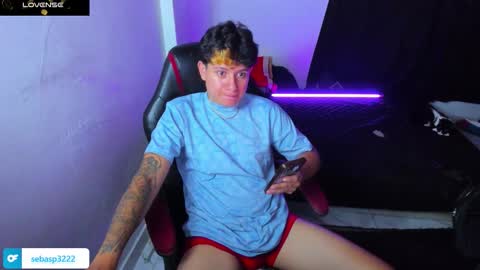 michael independent model  online show from 10.09.25