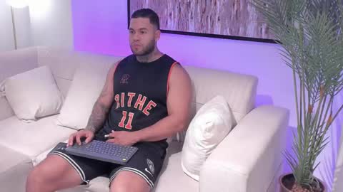 Snapshot of michael_salens chatting on 02.21.25 Michael Salens independent model online show from 02.21.25