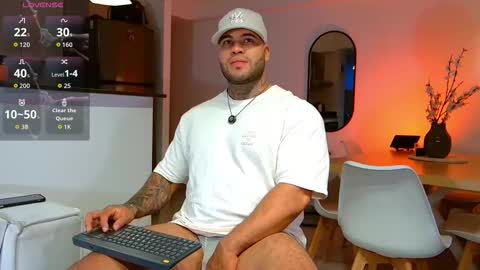 Snapshot of michael_salens chatting on 10.18.25 Michael Salens independent model online show from 10.18.25