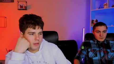 Snapshot of michael_strong_ chatting on 12.16.25 Your Michael online show from 12.16.25