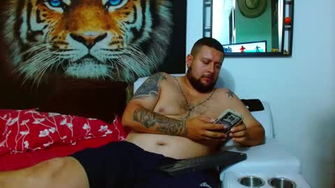 Snapshot of michell_myers chatting on 02.06.25 michell_myers online show from 02.06.25