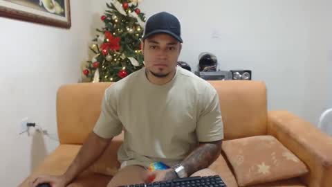 Snapshot of michelle_allen0104 chatting on 12.15.24 michelle_allen0104 online show from 12.15.24