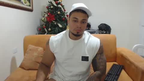 Snapshot of michelle_allen0104 chatting on 01.16.25 michelle_allen0104 online show from 01.16.25