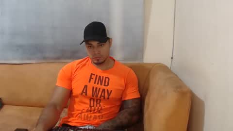 Snapshot of michelle_allen0104 chatting on 01.29.25 michelle_allen0104 online show from 01.29.25