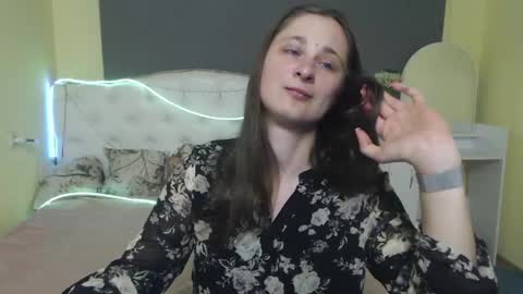 Snapshot of michellee11 chatting on 05.05.26 Michel online show from 05.05.26