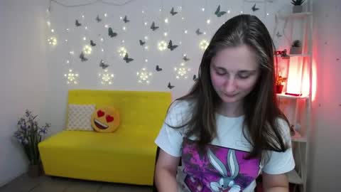 Snapshot of michellee11 chatting on 05.06.26 Michel online show from 05.06.26