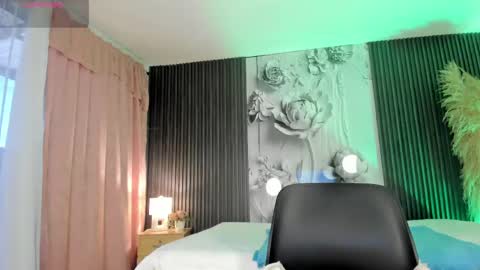 Snapshot of michellepreston_ chatting on 04.27.26 michellepreston_ online show from 04.27.26