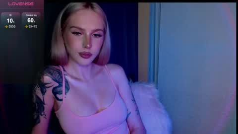 Snapshot of michellevelour chatting on 06.15.26 Michelle online show from 06.15.26