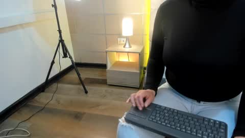 michonne_09 online show from 05.10.26