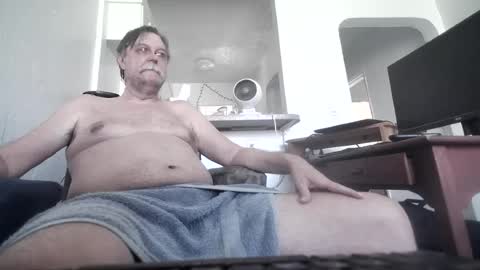 Snapshot of mick_gee chatting on 07.19.26 mick_gee online show from 07.19.26