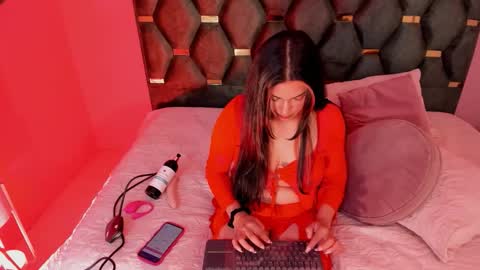 Snapshot of micki__ chatting on 09.10.25 Micki online show from 09.10.25