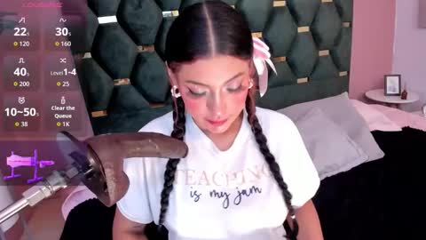 Snapshot of micki__ chatting on 10.23.25 Micki online show from 10.23.25