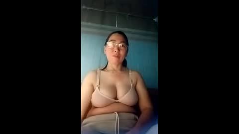 Snapshot of mickye00 chatting on 05.31.26 Miky online show from 05.31.26