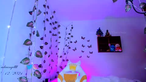 Snapshot of midnight_angell chatting on 12.04.24 online show from 12.04.24