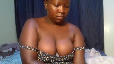 Snapshot of midnightt_curves chatting on 07.20.26 midnightt_curves online show from 07.20.26