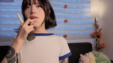 midori__san online show from 11.25.25