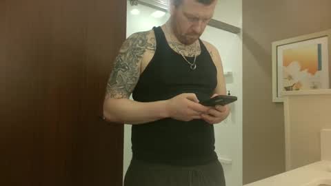 Snapshot of midtownhustler chatting on 05.15.26 midtownhustler online show from 05.15.26